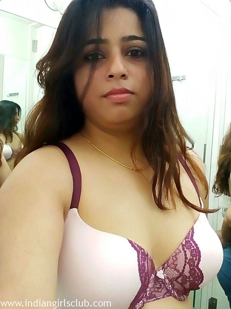 Anjali Bhabhi Ka Sex Photo - Desi Big Boob Bhabhi Anjali Bathroom Nude Photos - Indian Girls Club