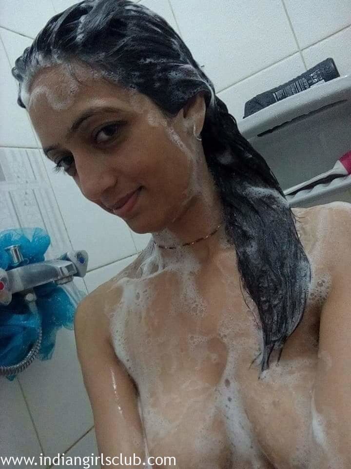 Pakistani Xxx Open Bathing - Pakistani GF XXX Nude Filmed For Her Boyfriend In Bathroom - Indian Girls  Club