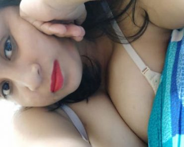 Big Boob Desi MILF Aunty Urvashi Bathroom Nudes