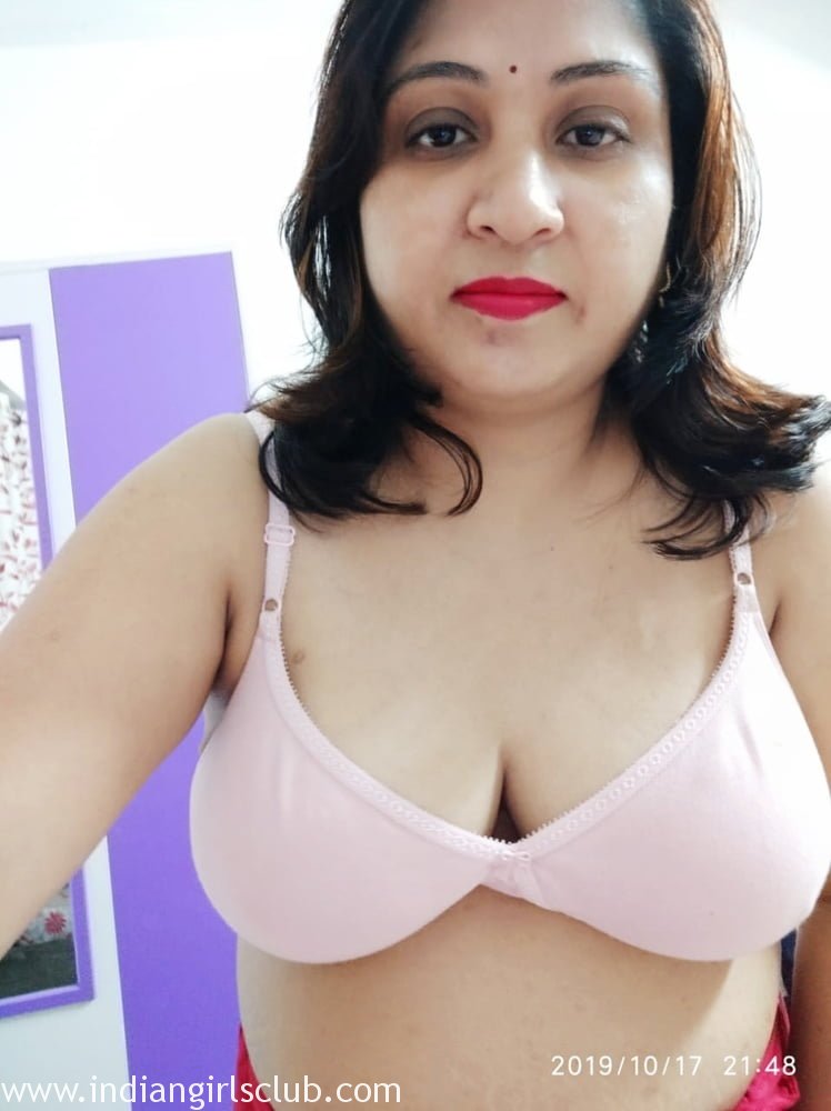 748px x 1000px - big-boob-desi-milf-aunty-urvashi-bathroom-nudes-17 - Indian Girls ...