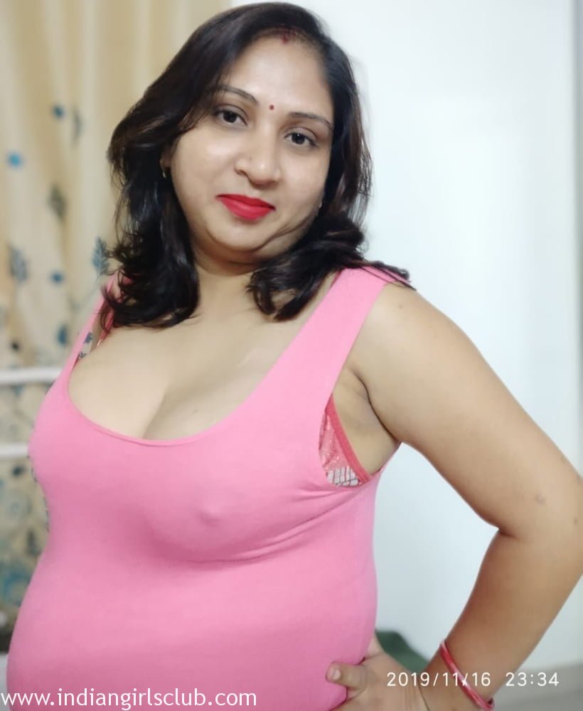 820px x 1000px - big-boob-desi-milf-aunty-urvashi-bathroom-nudes-6 - Indian Girls ...
