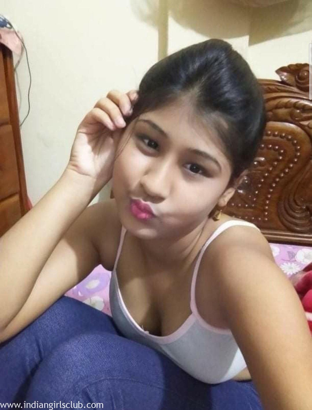 18 Years Old Juicy Indian School Girl Hot Sex - Indian Girls Club