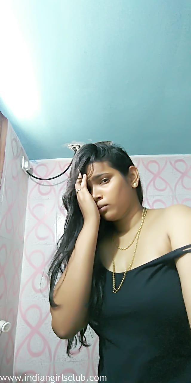 Hindi Sex Photos Sexy Desi College Girl In Bathroom picture