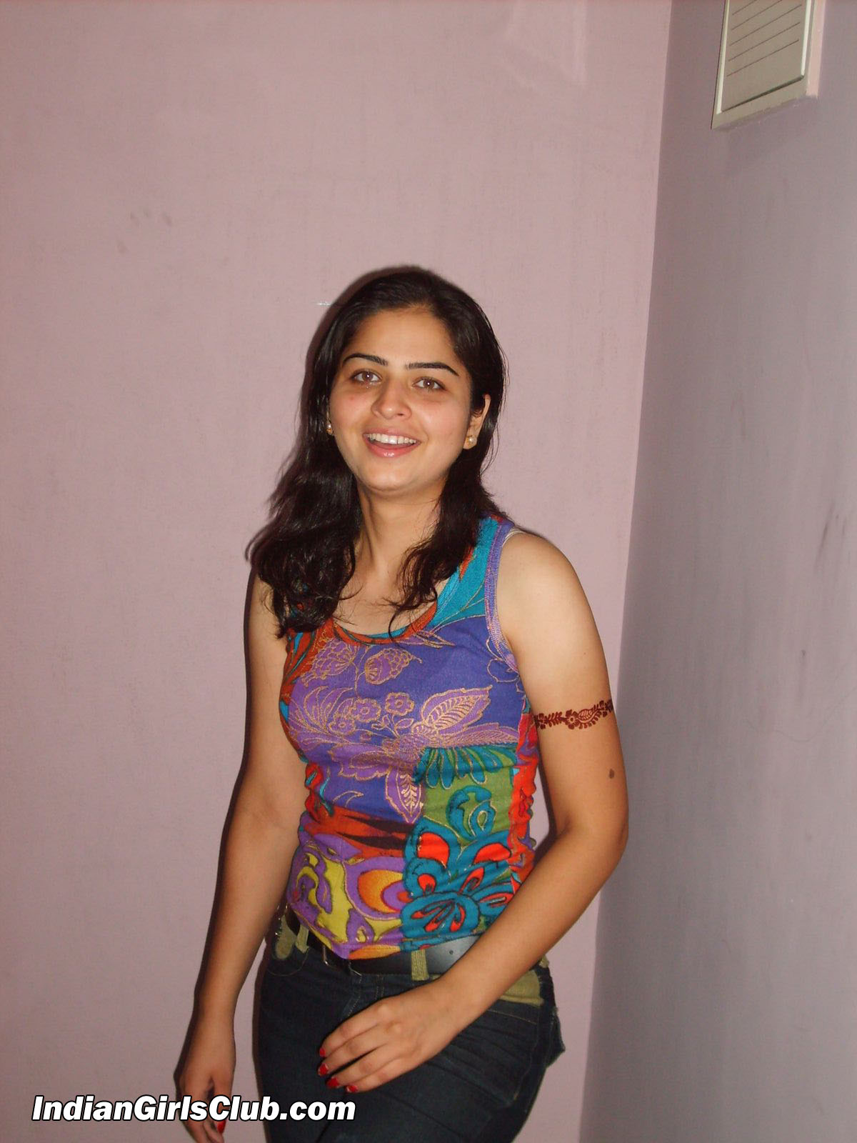 colorful desi babes pic