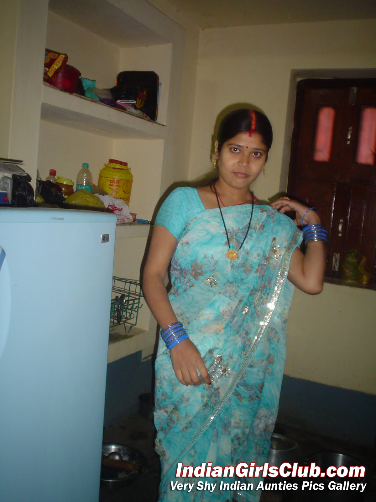 cute real life indian aunty saree