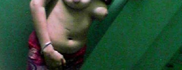 young indian college girl boobs