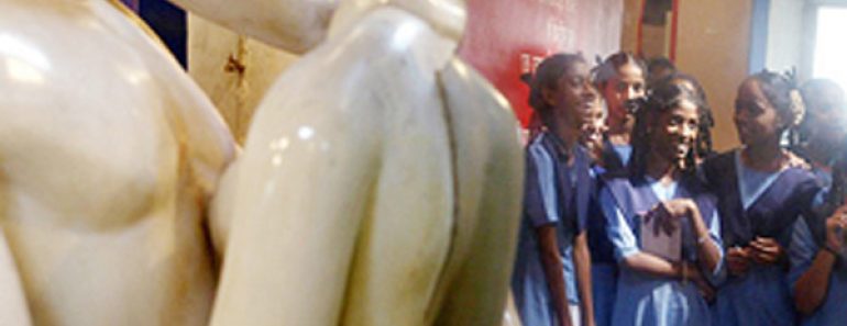 indian school girls sex statue