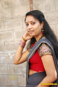 unmarried half saree girl 4