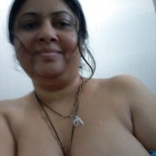 Indian Bhabhi Getting Naked Bedroom Pics 9