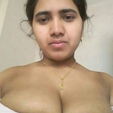 Chubby hot Indian gf girl Saira nude photos