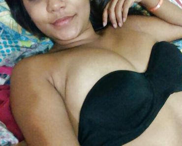 Sweet Indian College Girl Nude Photos