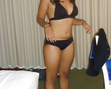 Desi Indian Babe Captured Naked In Hotel