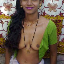 Indian Aunty Outdoor Nude Photos