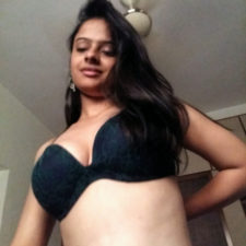Hot Desi Babe Taking Her Nude Self Photos