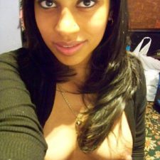 Hot Indian College Girls Exposing Juicy Tits