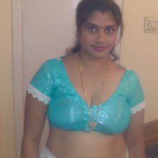 Real Indian Mallu Bhabhi Big Tits Exposed