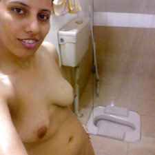 Indian Porn Sexy Babe Filmed Naked Taking Shower