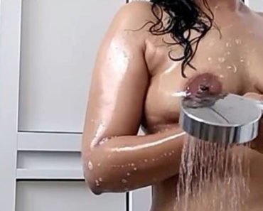 Unseen Indian Sex Horny MILF Bhabhi Shower
