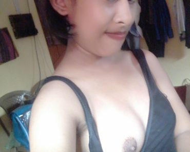 Petite Brown Sexy Nude Indian College Girl Malini 1