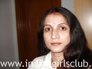 Indian Bhabhi Padma Erotic Bedroom Photos