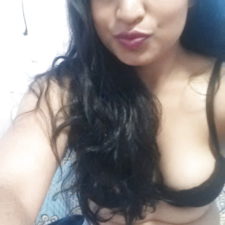 Hot Indian Babe Taking Nude Photos