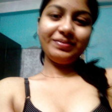 Indian College Girl Porn Squeezing Her Big Tits Filmed By Boyfriend