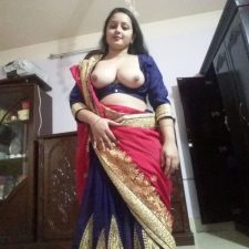 Married Indian Bhabhi Exposing Juicy Big Boobs