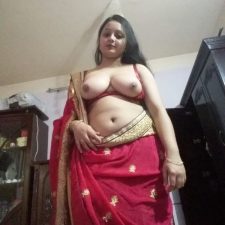 Married Indian Bhabhi Exposing Juicy Big Boobs