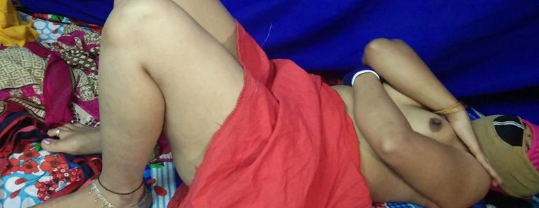 Mature Horny Bhabhi Fondling Big Boobs Masturbating