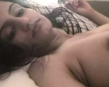 Beautiful Pakistani College Girl Getting Naked Before Sex