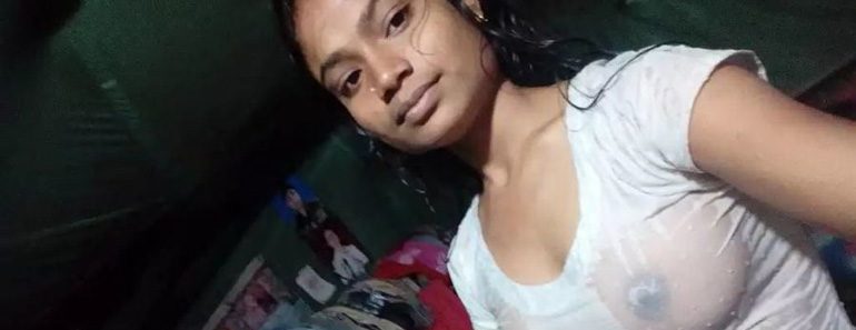 Wet Indian Village Babe Looking Sexy In Shalwar Suit