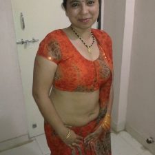 Indian Bhabhi Kamini Exposing Big Ass Round Juicy Boobs