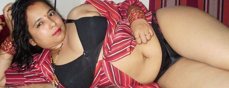 Indian Bhabhi Stripping Yellow Desi Saree Showing Boobs