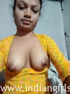 Indian Sex Sagar Girl Nandini Pressing Big Juicy Boobs