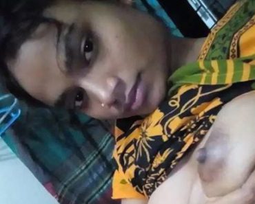 Unseen Indian Teen Porn Showing Natural Desi Tits