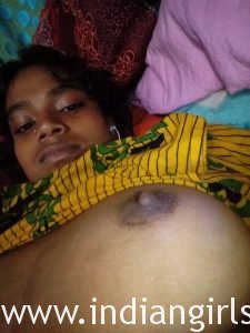 Unseen Indian Teen Porn Showing Natural Desi Tits