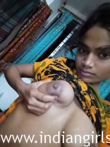 Unseen Indian Teen Porn Showing Natural Desi Tits