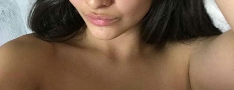 Seductive Unseen Hot Indian Teen Showing Juicy Pussy