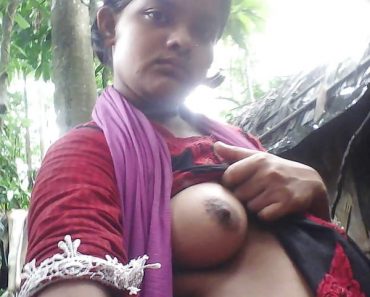 Indian Village Teen Showing Big Boob Outdoor