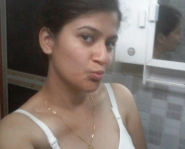 Indian Sex Chudai - Young Desi Babe Bathroom Nudes