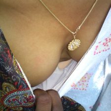 Sexy Desi Bhabhi Cleavage Show Exposing Her Big Boobs