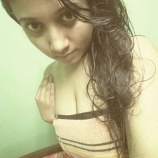 Cute Indian Teen Rashmi In Bathroom Full Naked