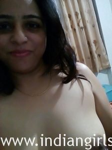 Desi Big Boob Bhabhi Anjali Bathroom Nude Photos