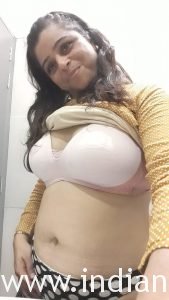 Desi Big Boob Bhabhi Anjali Bathroom Nude Photos