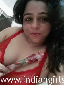 Desi Big Boob Bhabhi Anjali Bathroom Nude Photos