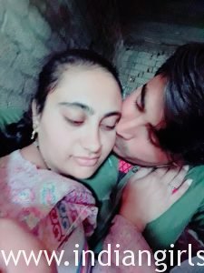 Newly Married Indian Muslim Couple Honeymoon Sex