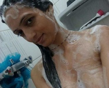 Pakistani GF XXX Nude Filmed For Her Boyfriend In Bathroom