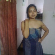 Mature Doodhwali Desi Bhabhi Naked In Bedroom