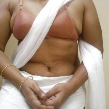 Indian Bhabhi Saree Sex While Taking Shower