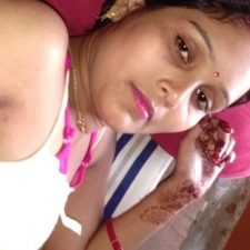 Desi Horny Indian Bhabhi Sex Fingering Shaved Pussy